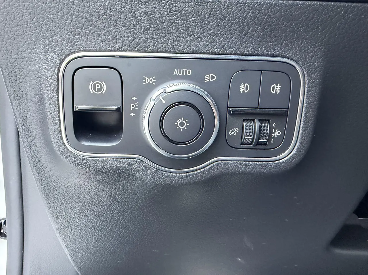 Mercedes Benz 2020 GLA 180 1.3T automatic gear 9