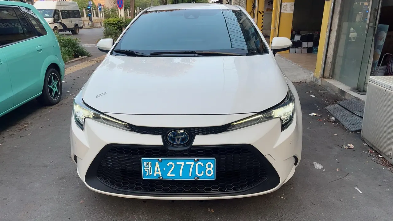 Toyota 2022 Lei Ling Shuangqing 1.8H Stepless Leading Edition Automatic Gear 2