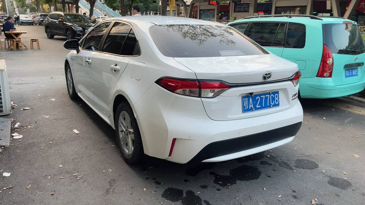 Toyota 2022 Lei Ling Shuangqing 1.8H Stepless Leading Edition Automatic Gear 7