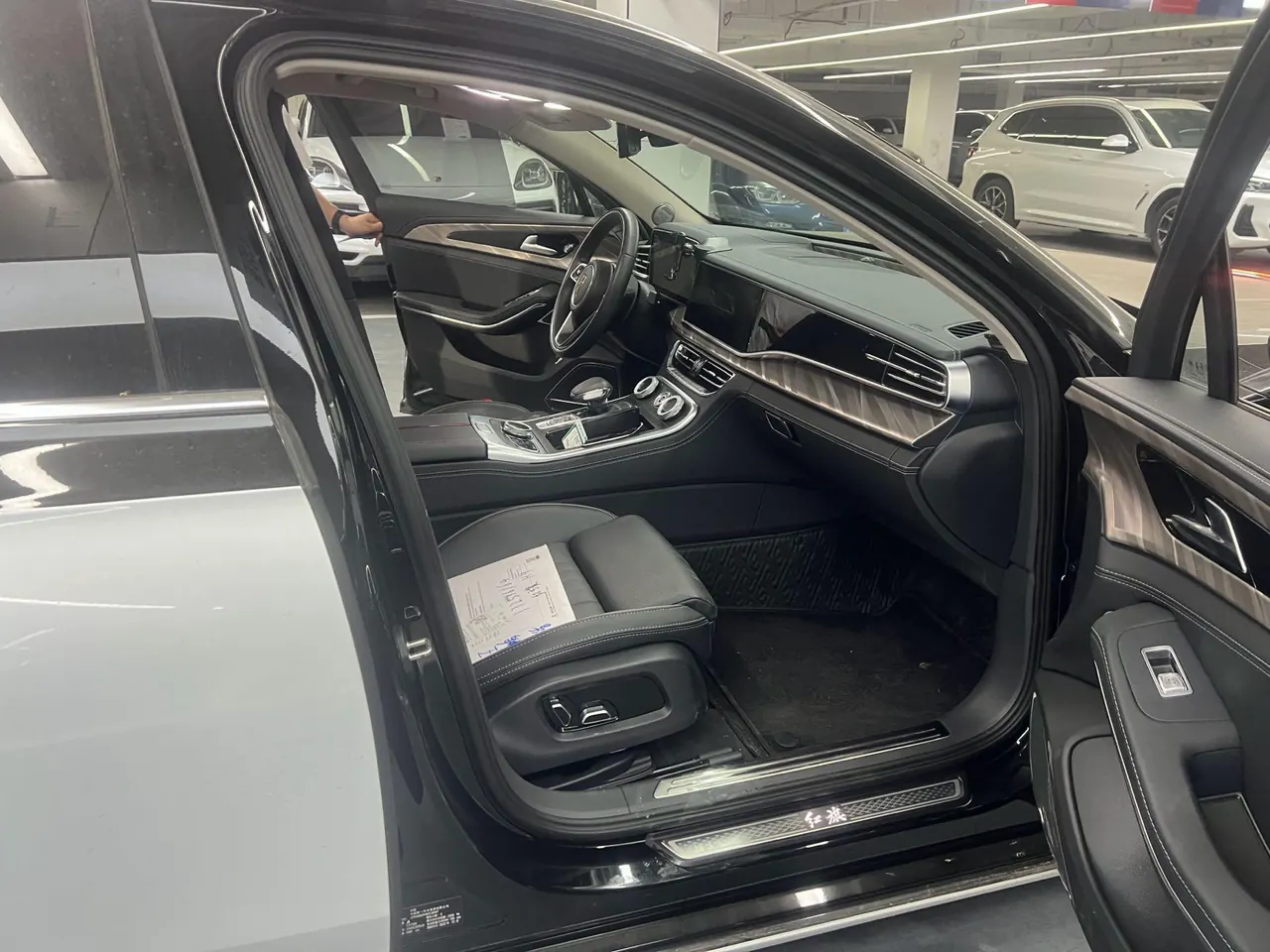 HongQi 2022 H9 48V 2.0T Zhilian Flag Edition Automatic Gear 4