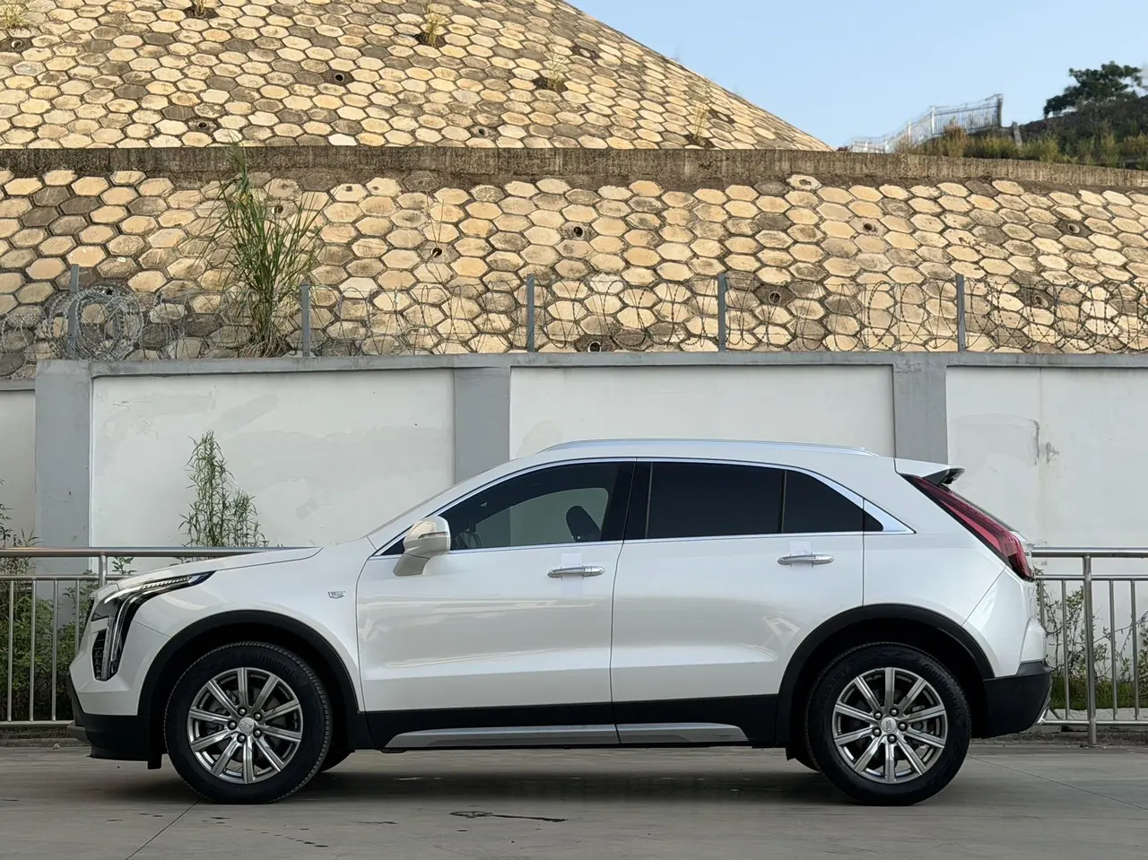 Cadillac 2020 XT4 2.0T 28T Two-Drive Leading Automatic Gear 3