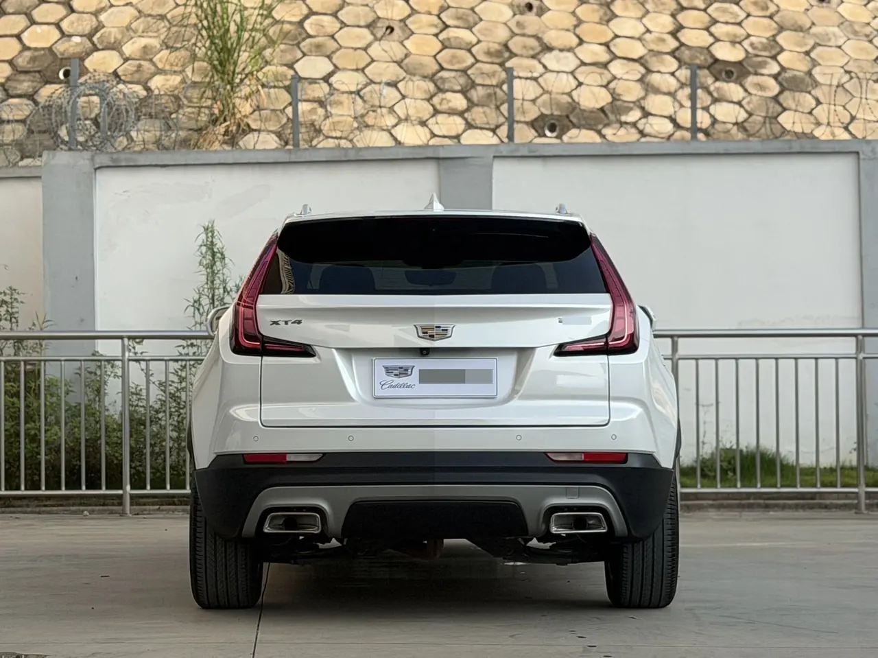 Cadillac 2020 XT4 2.0T 28T Two-Drive Leading Automatic Gear 8