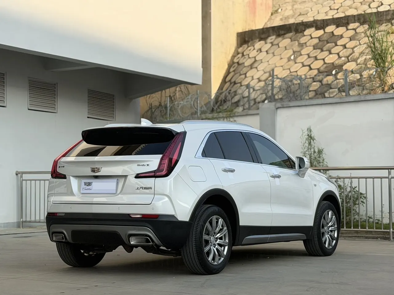 Cadillac 2020 XT4 2.0T 28T Two-Drive Leading Automatic Gear 9