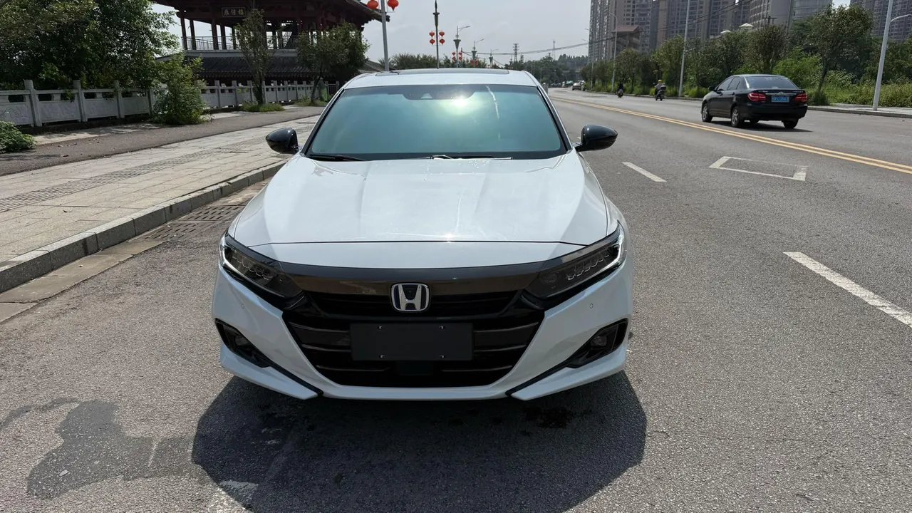 Honda 2022 10th Generation Accord Hybrid 2.0 Stepless Magic Night Reed Edition Automatic Gear 2