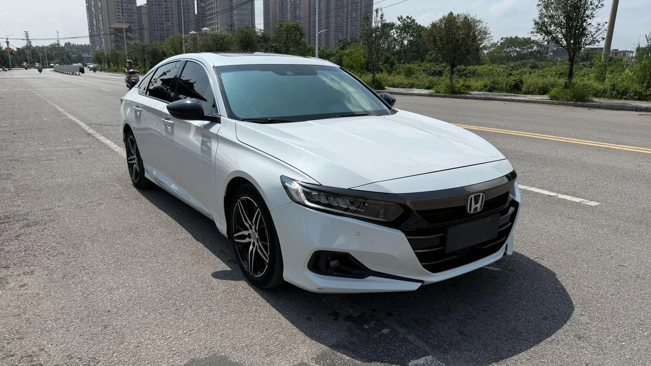 Honda 2022 10th Generation Accord Hybrid 2.0 Stepless Magic Night Reed Edition Automatic Gear 3