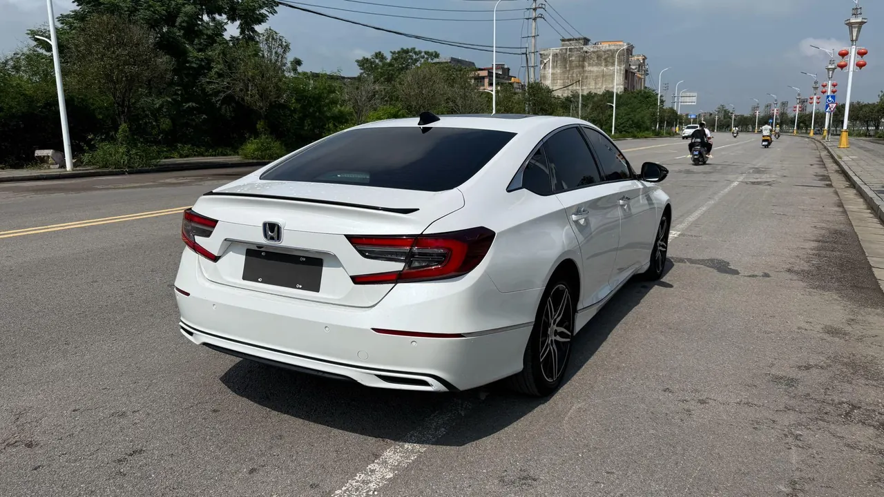 Honda 2022 10th Generation Accord Hybrid 2.0 Stepless Magic Night Reed Edition Automatic Gear 7
