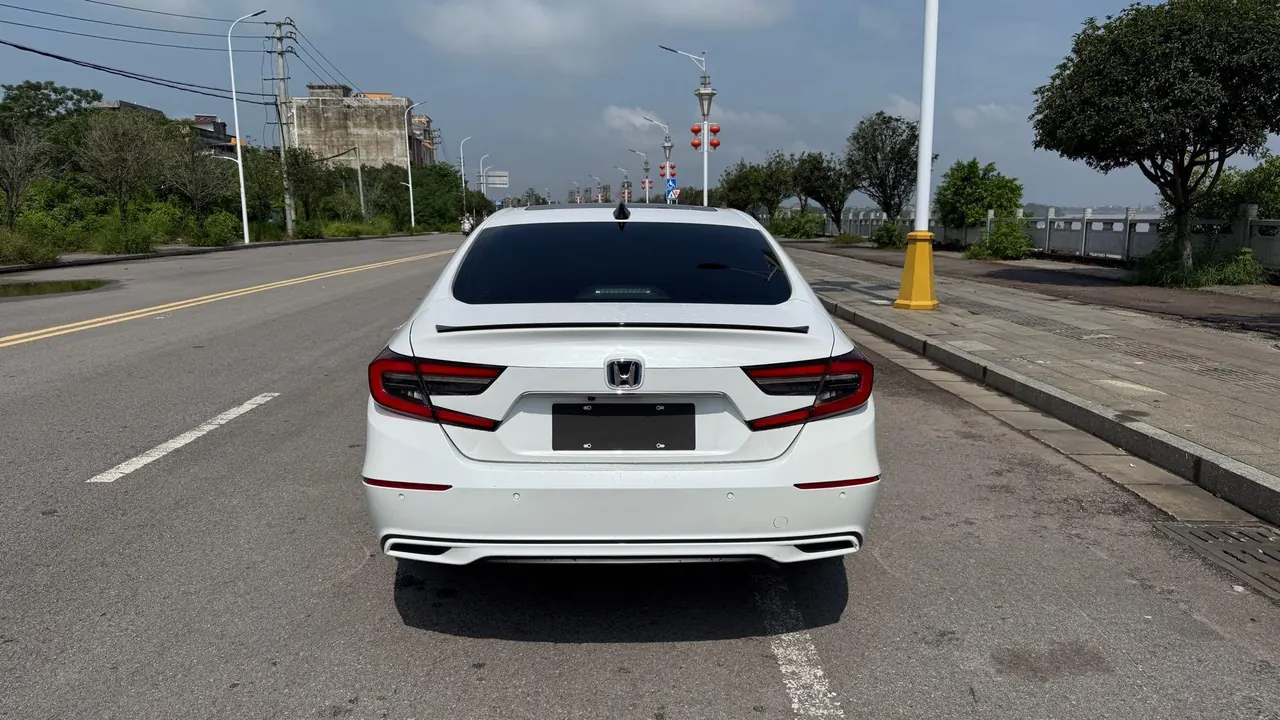 Honda 2022 10th Generation Accord Hybrid 2.0 Stepless Magic Night Reed Edition Automatic Gear 8