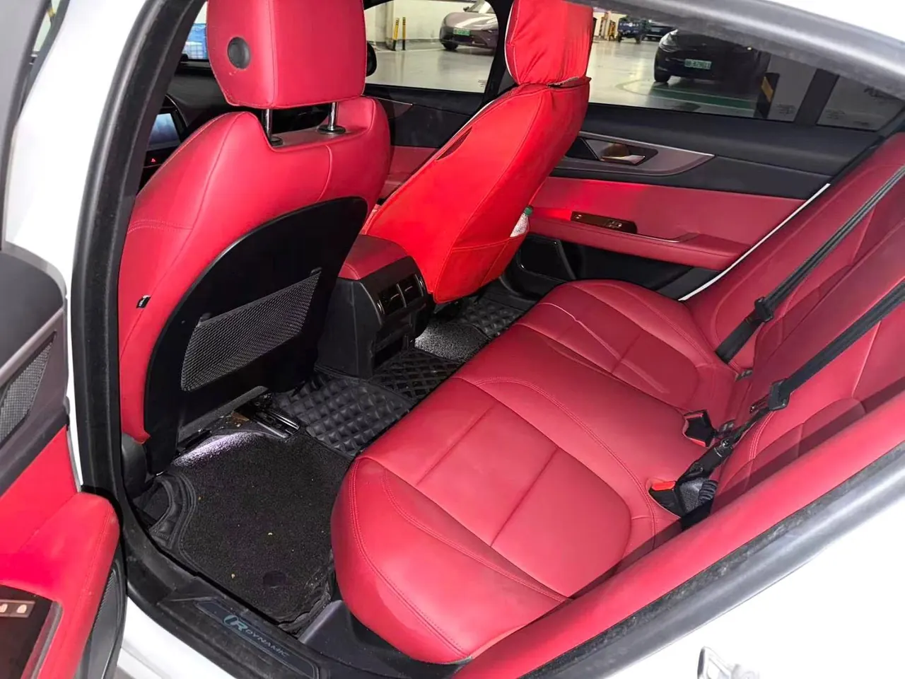 Jaguar 2022 XEL 2.0T 250PS R-DYNAMIC S Enterprising Sports Edition Automatic Gear 4