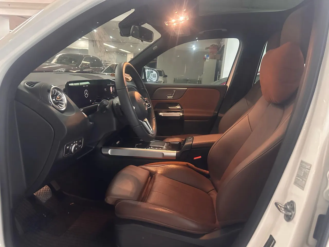Mercedes Benz 2022 GLB 220 2.0T Dynamic Automatic 3