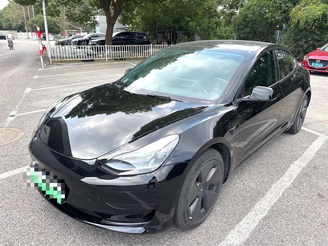 Открыть галерею: Tesla 2022 Model 3 rear-wheel drive version of automatic transmission