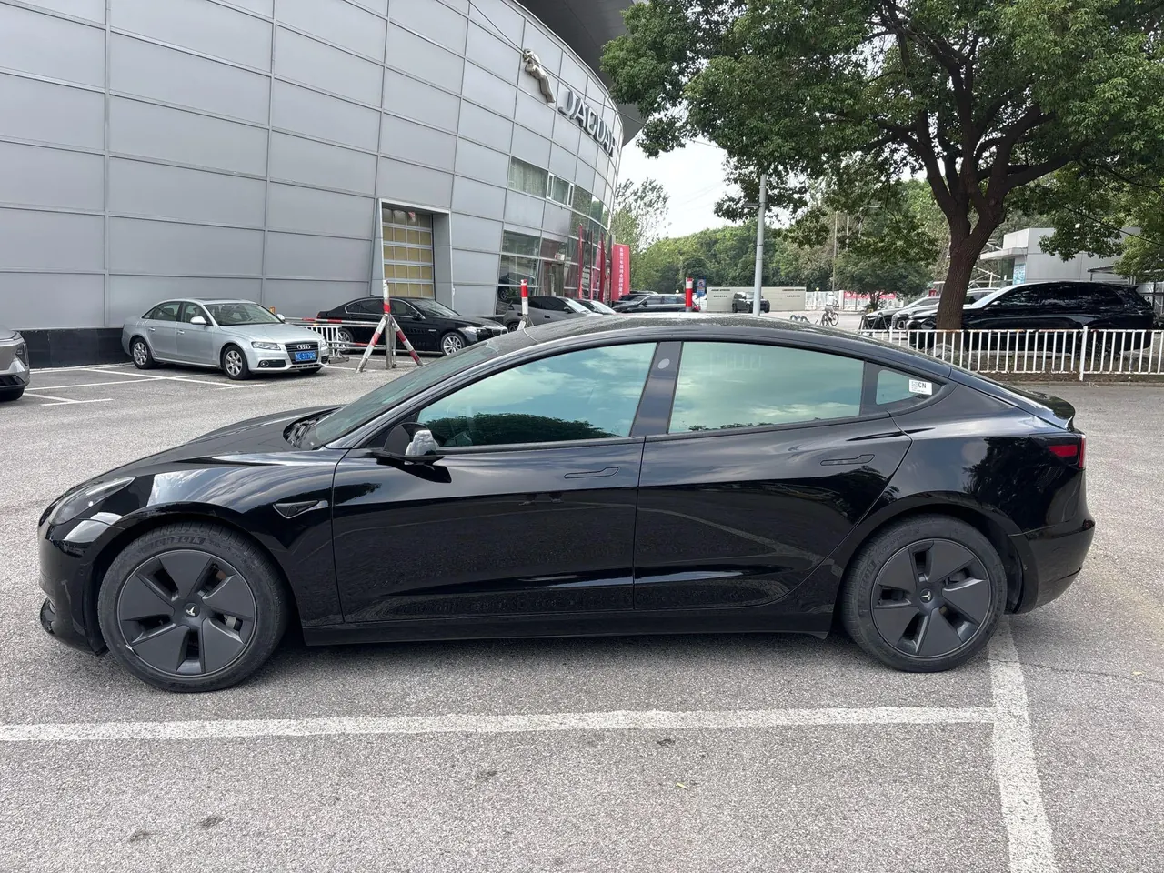 Tesla 2022 Model 3 rear-wheel drive version of automatic transmission 2