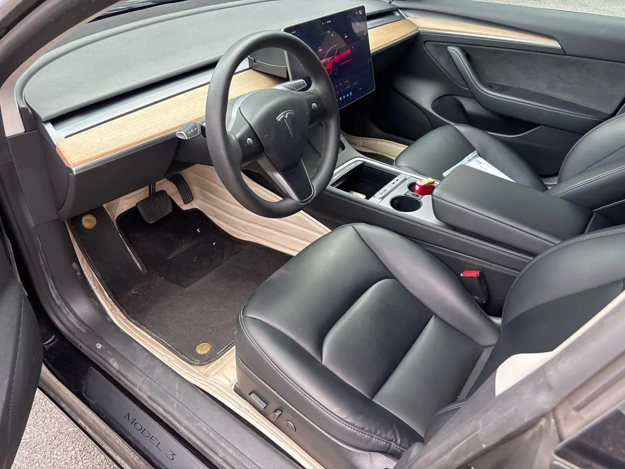 Tesla 2022 Model 3 rear-wheel drive version of automatic transmission 3