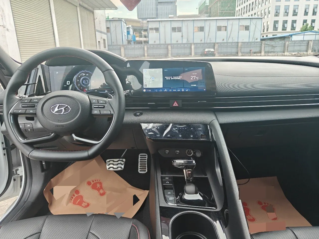 Hyundai 2022 Elantra -3-compartment 1.4TGDi 240TGDi LUX Premium Edition Automatic 10