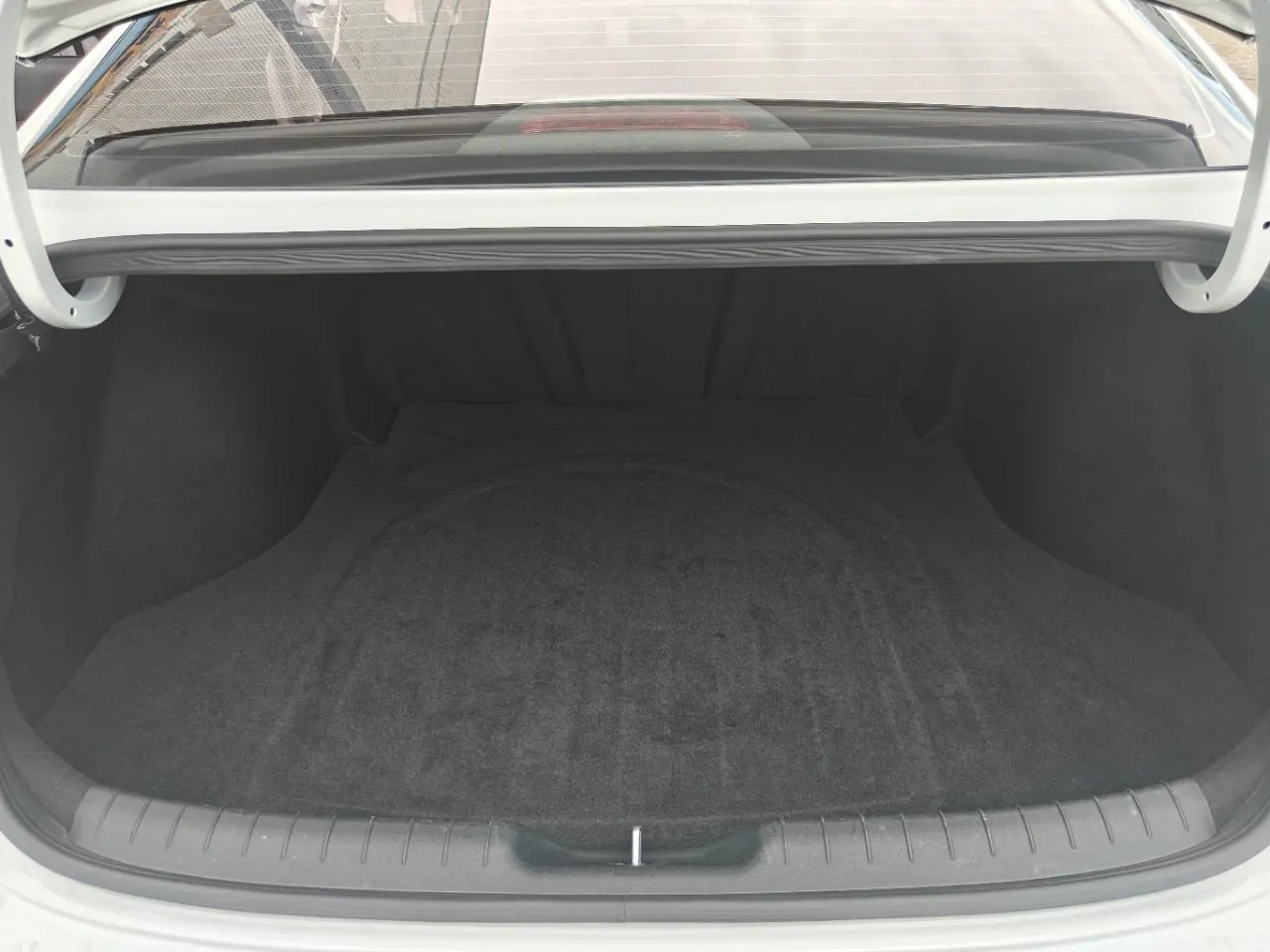 Hyundai 2022 Elantra -3-compartment 1.4TGDi 240TGDi LUX Premium Edition Automatic 15