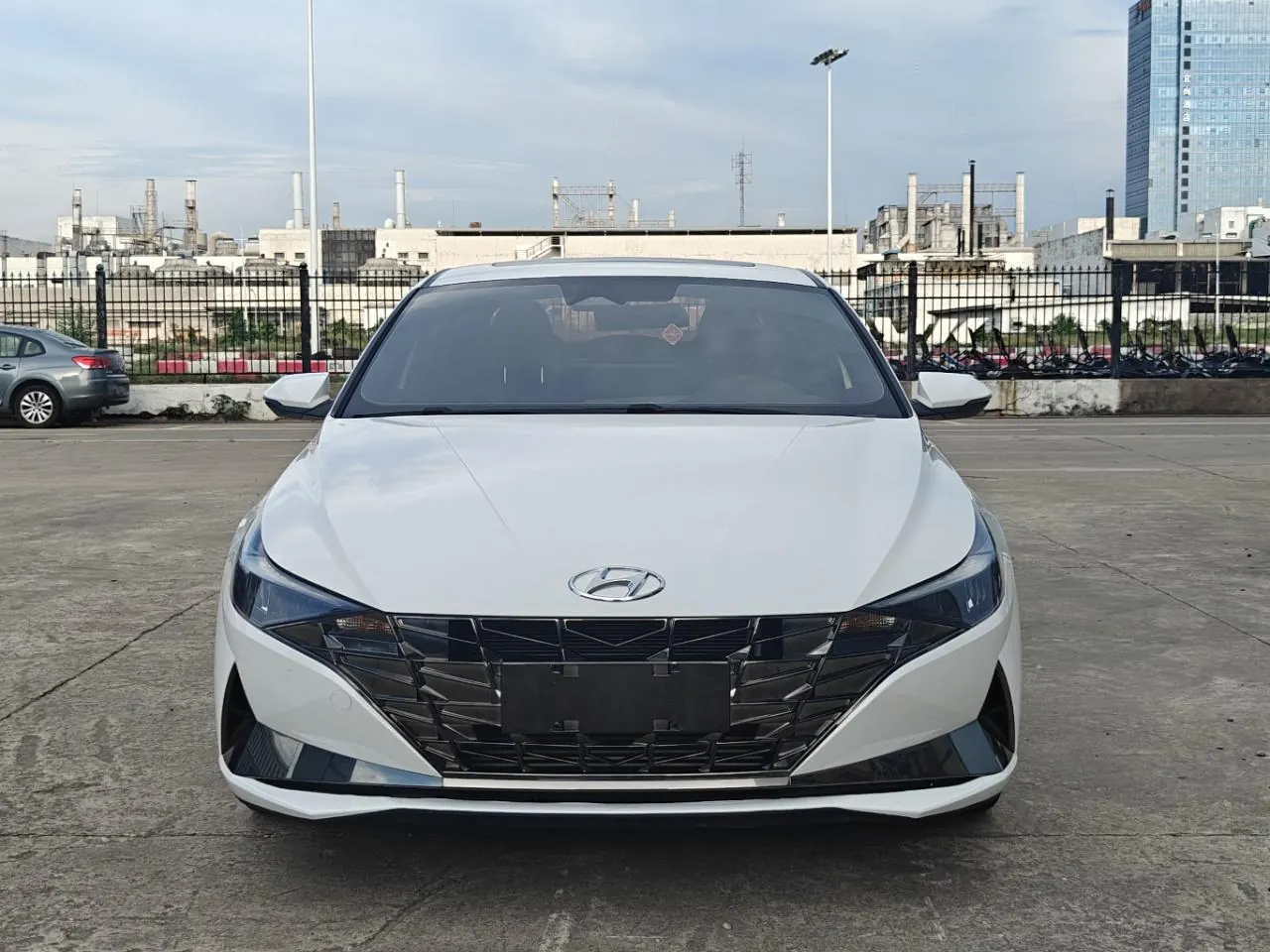 Hyundai 2022 Elantra -3-compartment 1.4TGDi 240TGDi LUX Premium Edition Automatic 3
