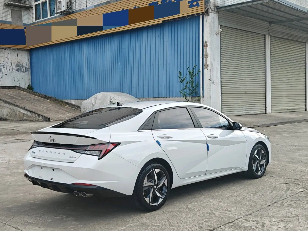 Hyundai 2022 Elantra -3-compartment 1.4TGDi 240TGDi LUX Premium Edition Automatic 7