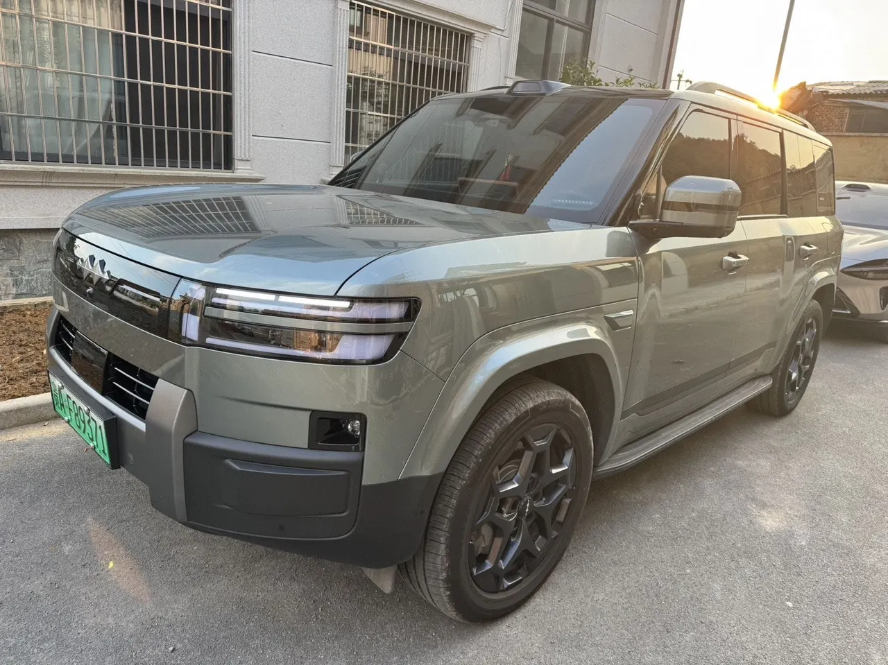 Открыть галерею: FangChengBao 2025 titanium 7 1.5T stepless 190KM four-wheel drive Ultra version of automatic gear