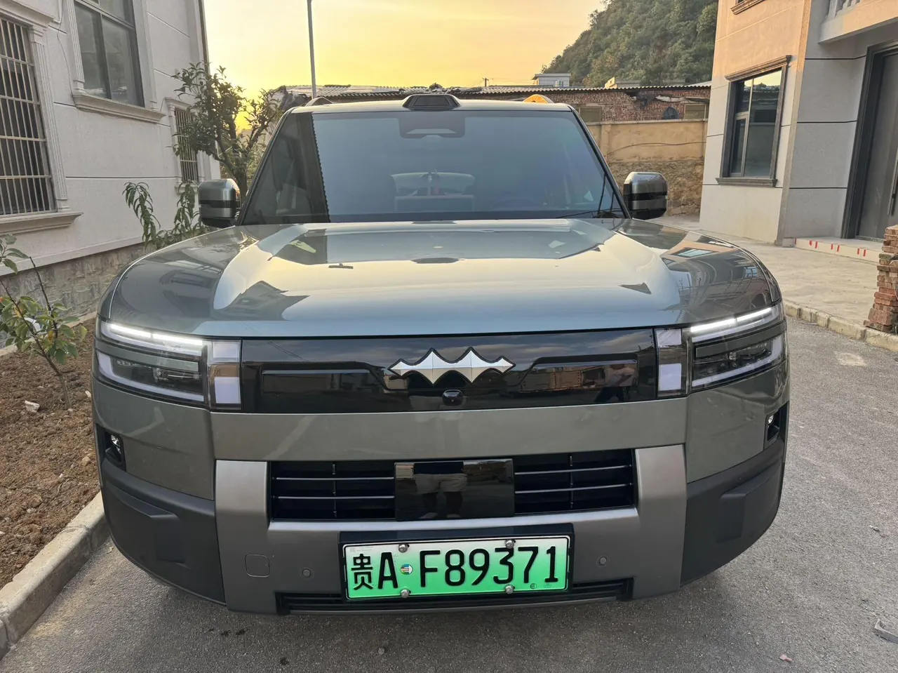 FangChengBao 2025 titanium 7 1.5T stepless 190KM four-wheel drive Ultra version of automatic gear 3