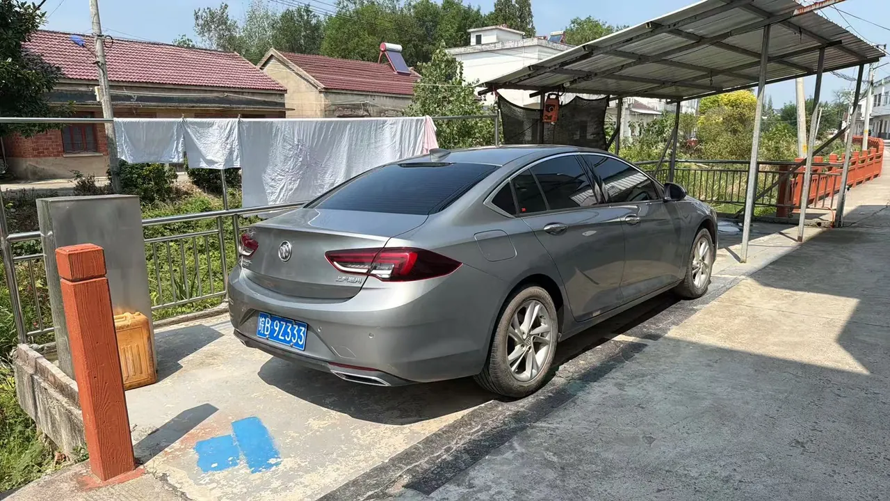 Buick 2022 Regal 1.5T 552T Smart Automatic Gear 3