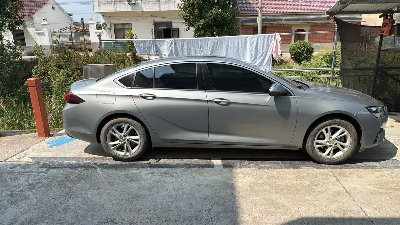 Buick 2022 Regal 1.5T 552T Smart Automatic Gear 4