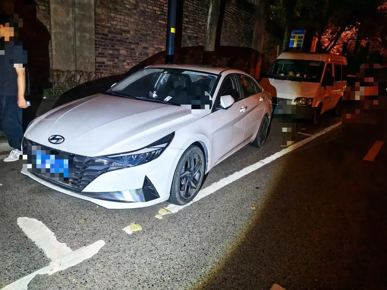 Открыть галерею: Hyundai 2022 Elantra-sedan 1.5 stepless GLX elite automatic gear