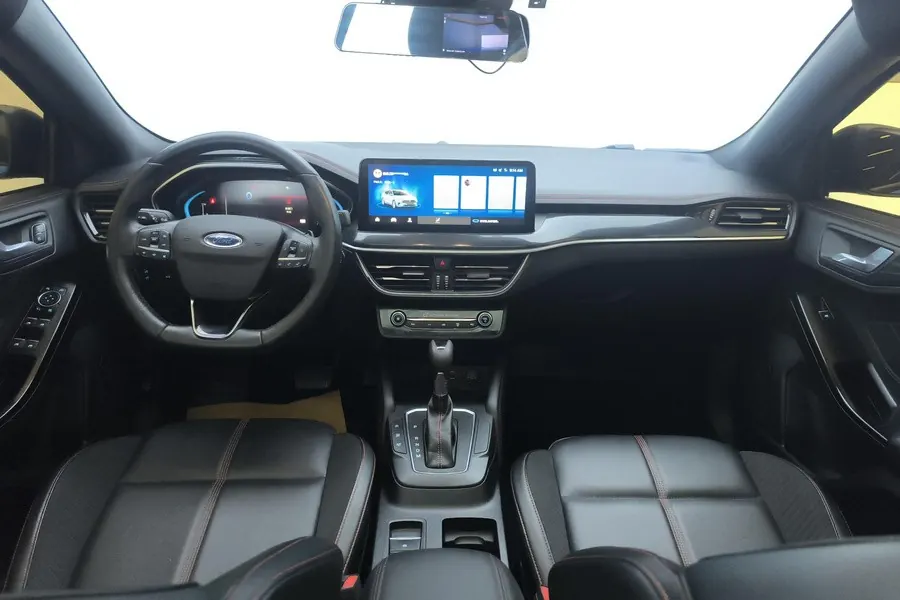 Ford 2022 Focus -3-compartment 1.5T EcoBoost 180 ST Line Automatic 4