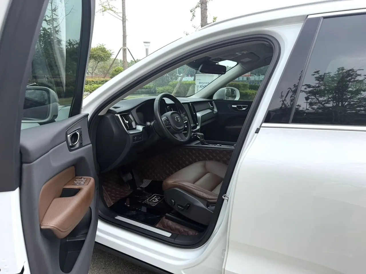 Volvo 2021 XC60 2.0T T5 4-wheel drive smart luxury automatic gear 5