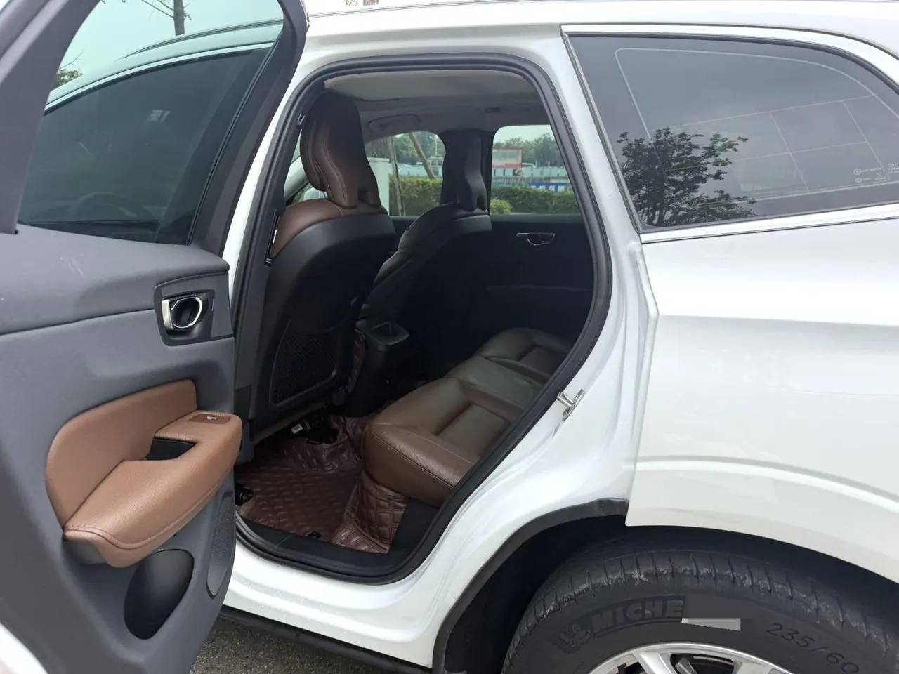 Volvo 2021 XC60 2.0T T5 4-wheel drive smart luxury automatic gear 7