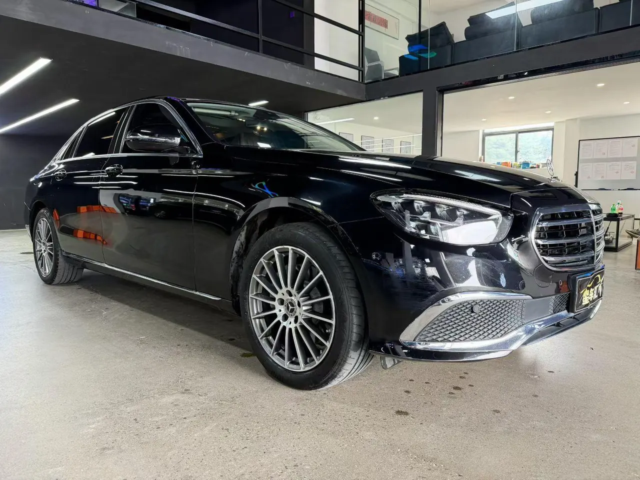 Mercedes Benz E Class 2022 E 260 L 2.0T Automatic 3