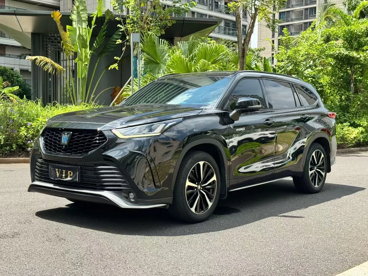打开图片灯箱:Toyota 2022 Crown Land Release 2.5 Stepless Four-wheel Drive Premium Edition Automatic Gear