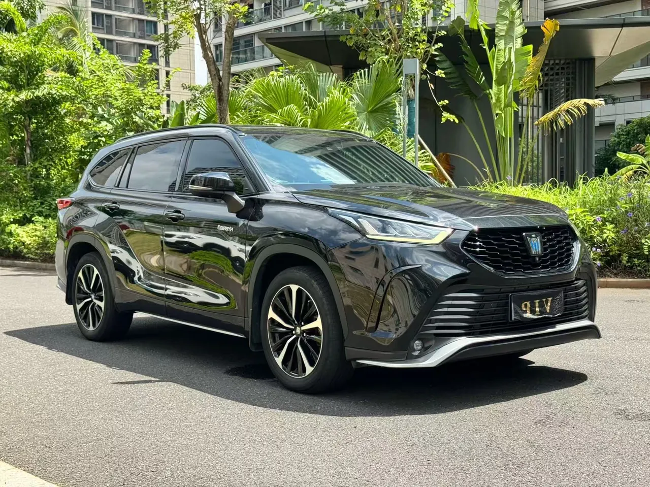 Toyota 2022 Crown Land Release 2.5 Stepless Four-wheel Drive Premium Edition Automatic Gear 3