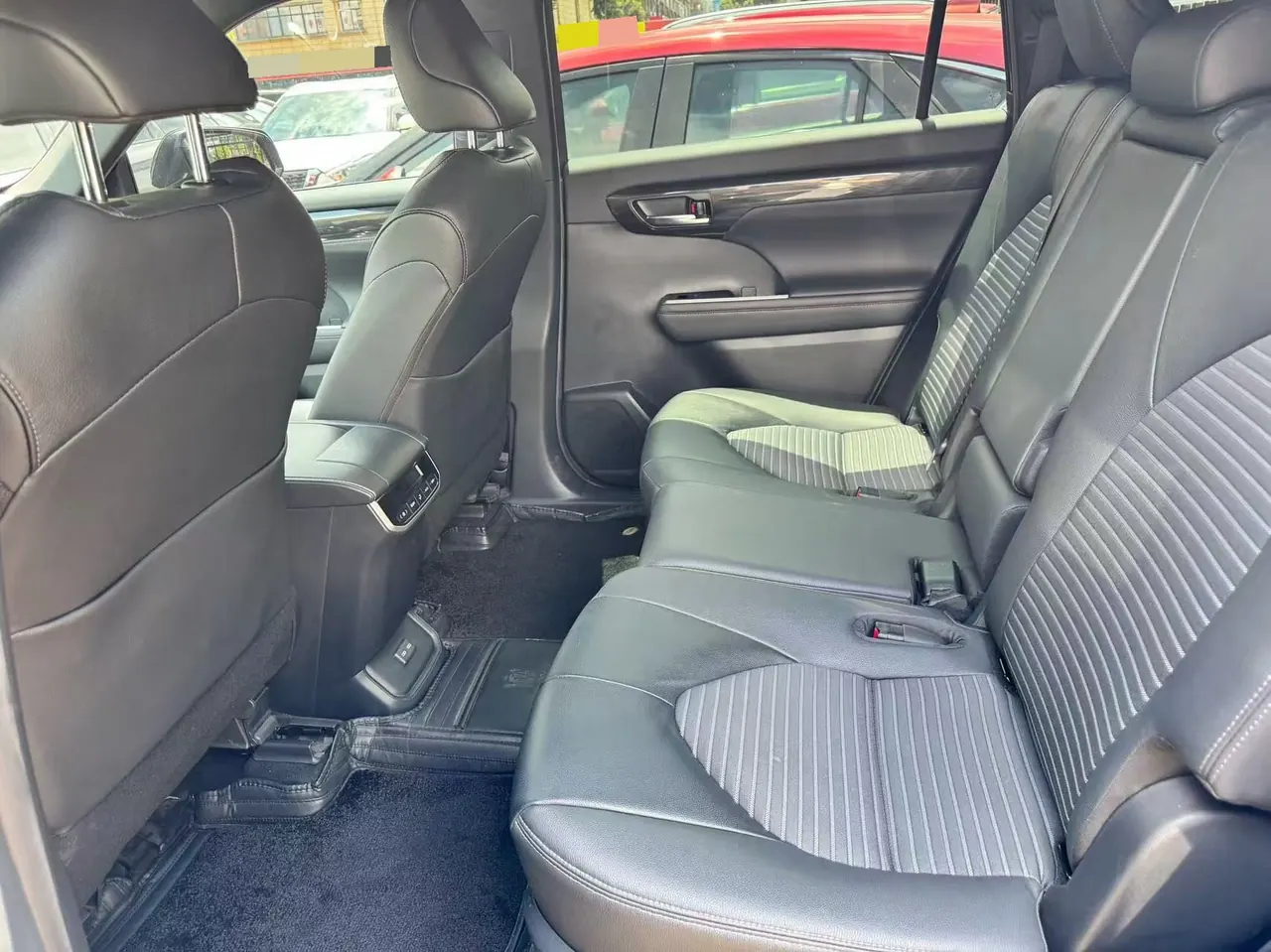 Toyota 2022 Crown Land Release 2.5 Stepless Four-wheel Drive Premium Edition Automatic Gear 6