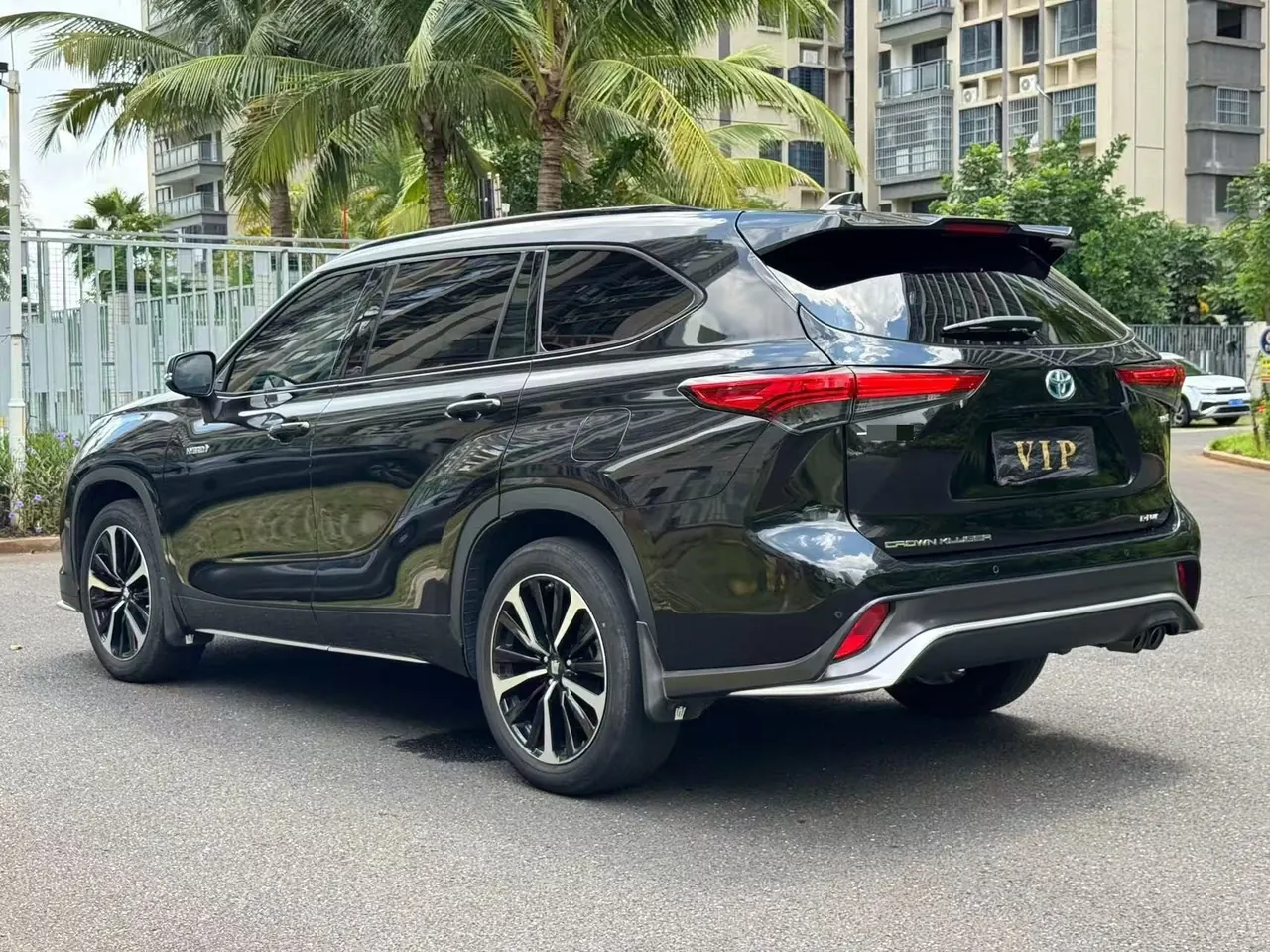 Toyota 2022 Crown Land Release 2.5 Stepless Four-wheel Drive Premium Edition Automatic Gear 7