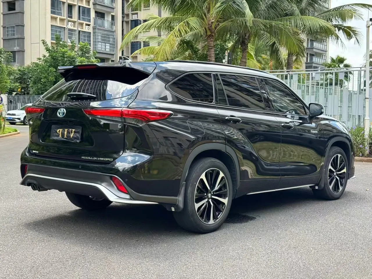 Toyota 2022 Crown Land Release 2.5 Stepless Four-wheel Drive Premium Edition Automatic Gear 9