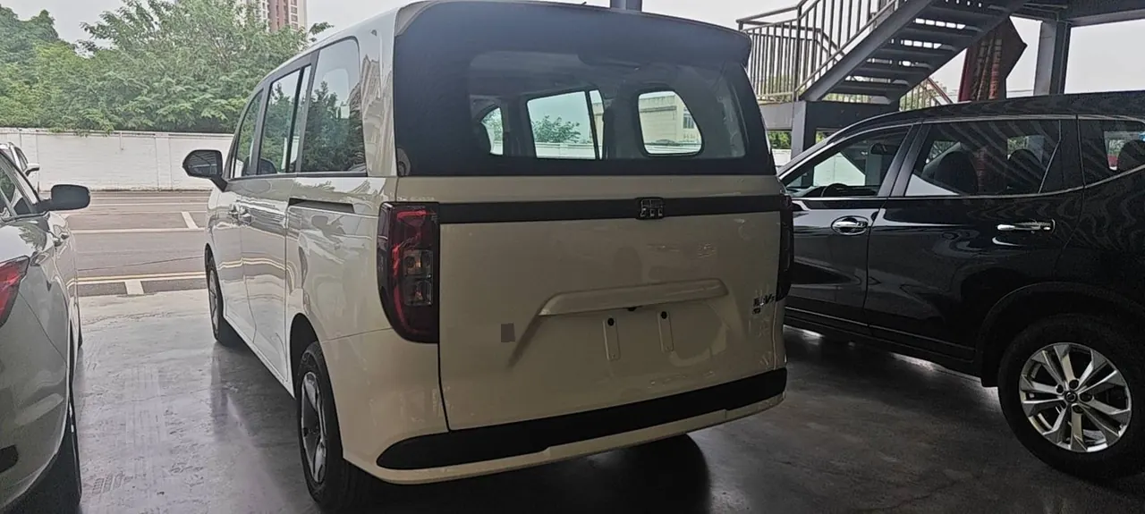 SRM 2026 Up V 6 350km Comfortable Automatic 5