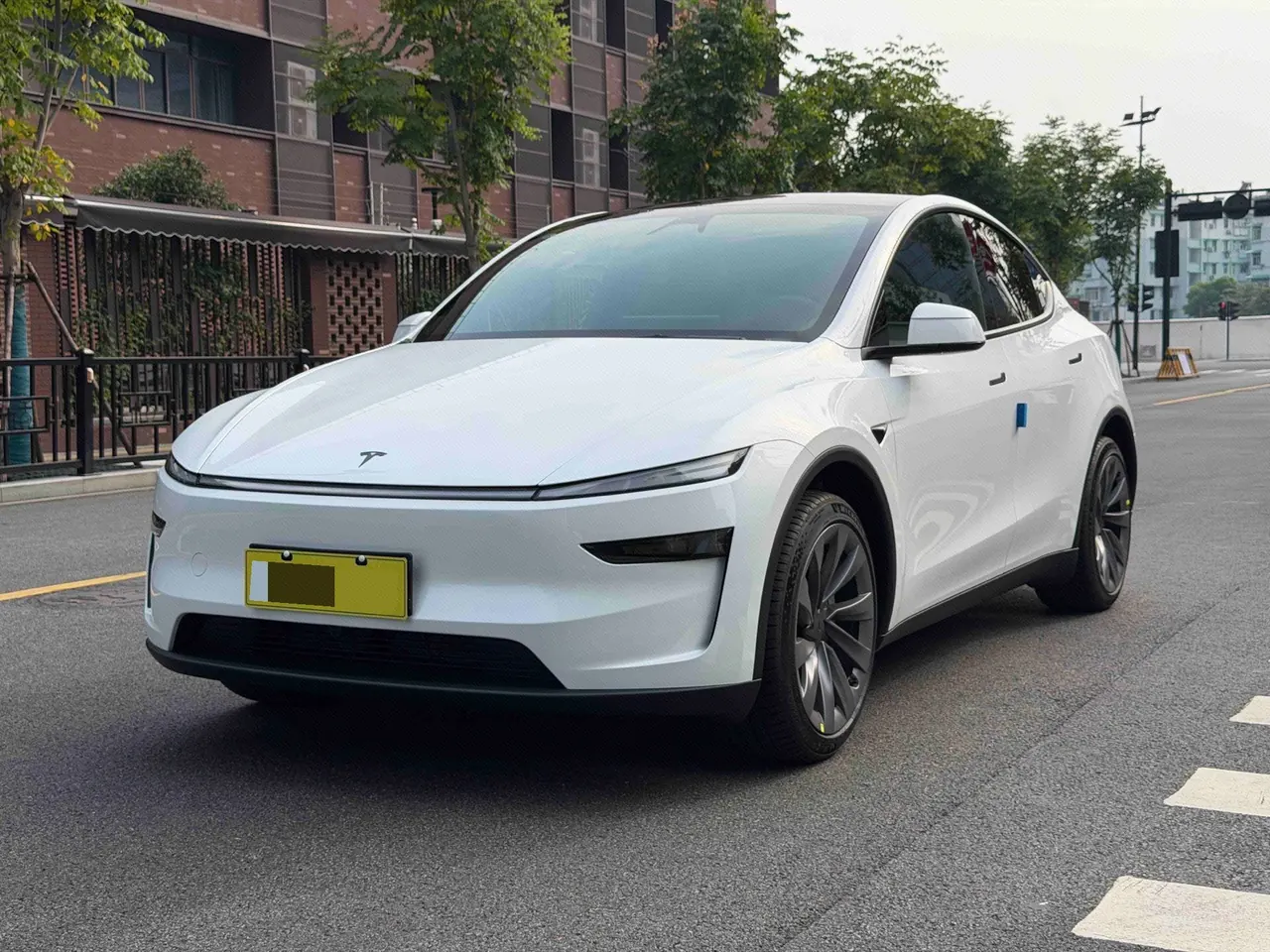 Open image lightbox: Tesla 2026 Model Y long endurance rear wheel drive version (modified) automatic gear