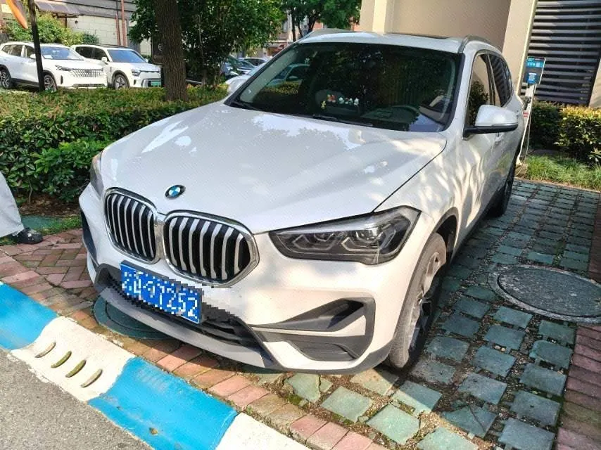 Open image lightbox: BMW 2021 X1 sDrive25Li 2.0T Leading Automatic Gear