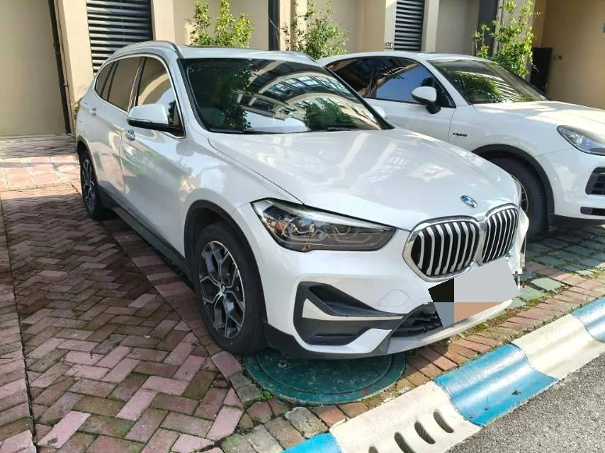 BMW 2021 X1 sDrive25Li 2.0T Leading Automatic Gear 2