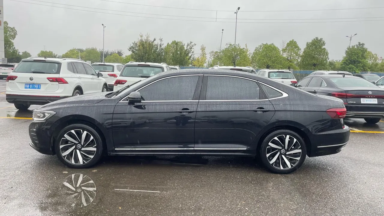 Volkswagen 2024 Passat 2.0TSI 380TSI Elite Edition Automatic 3