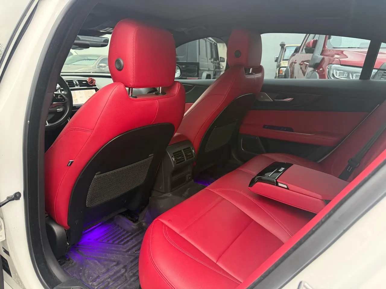 Jaguar 2021 XEL 2.0T 250PS R-DYNAMIC S Enterprising Sports Edition Automatic Gear 3