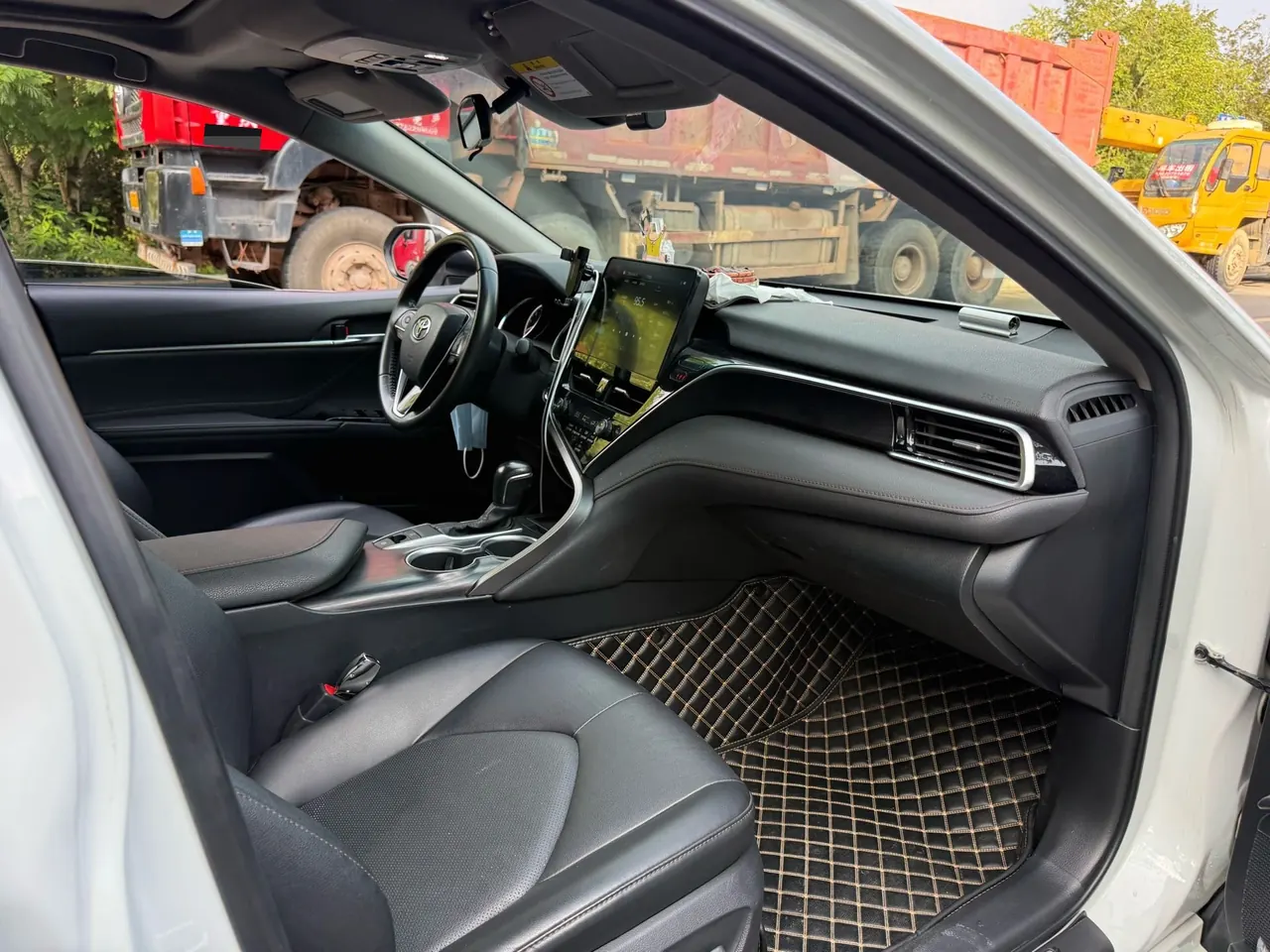Toyota 2021 Camry 2.0G Stepless Deluxe Edition Automatic Gear 10
