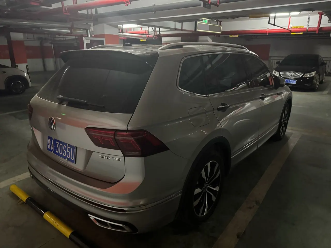 Volkswagen 2022 Tiguan L R-Line 2.0TSI 330TSI Two-Drive R-Line Ultimate Automatic Gear 4