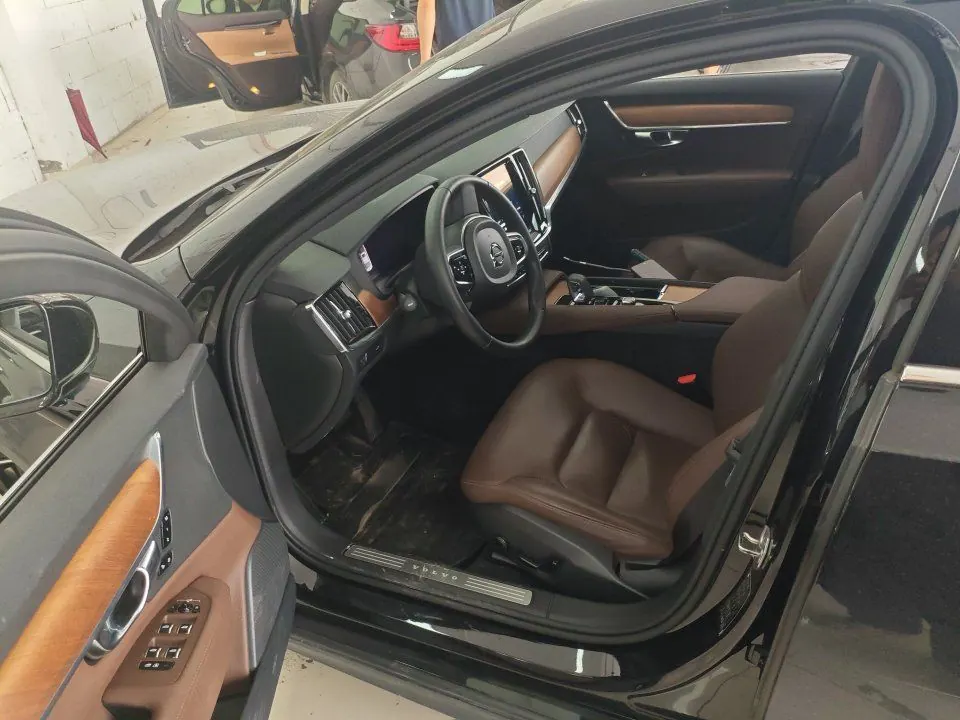 Volvo 2021 S90 2.0T B5 Zhiyi Deluxe Edition Automatic Gear 3