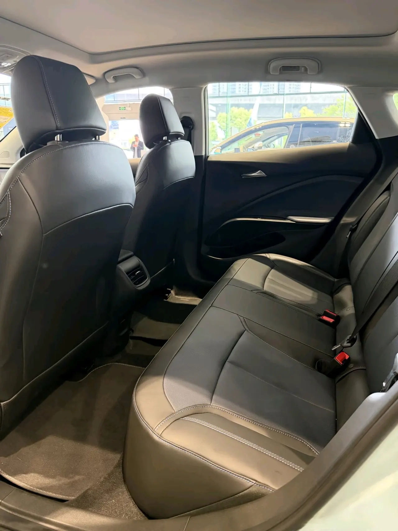 Buick 2024 micro blue 6(VELITE 6) 450km premium PLUS automatic gear 4