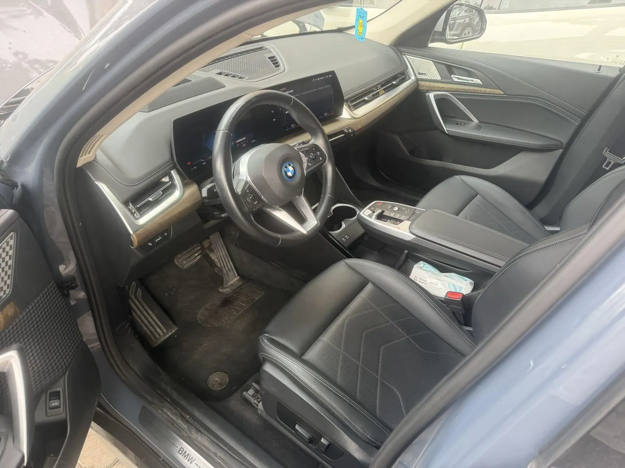 BMW 2023 iX1 xDrive30L xDrive30L X design set automatic gear 2