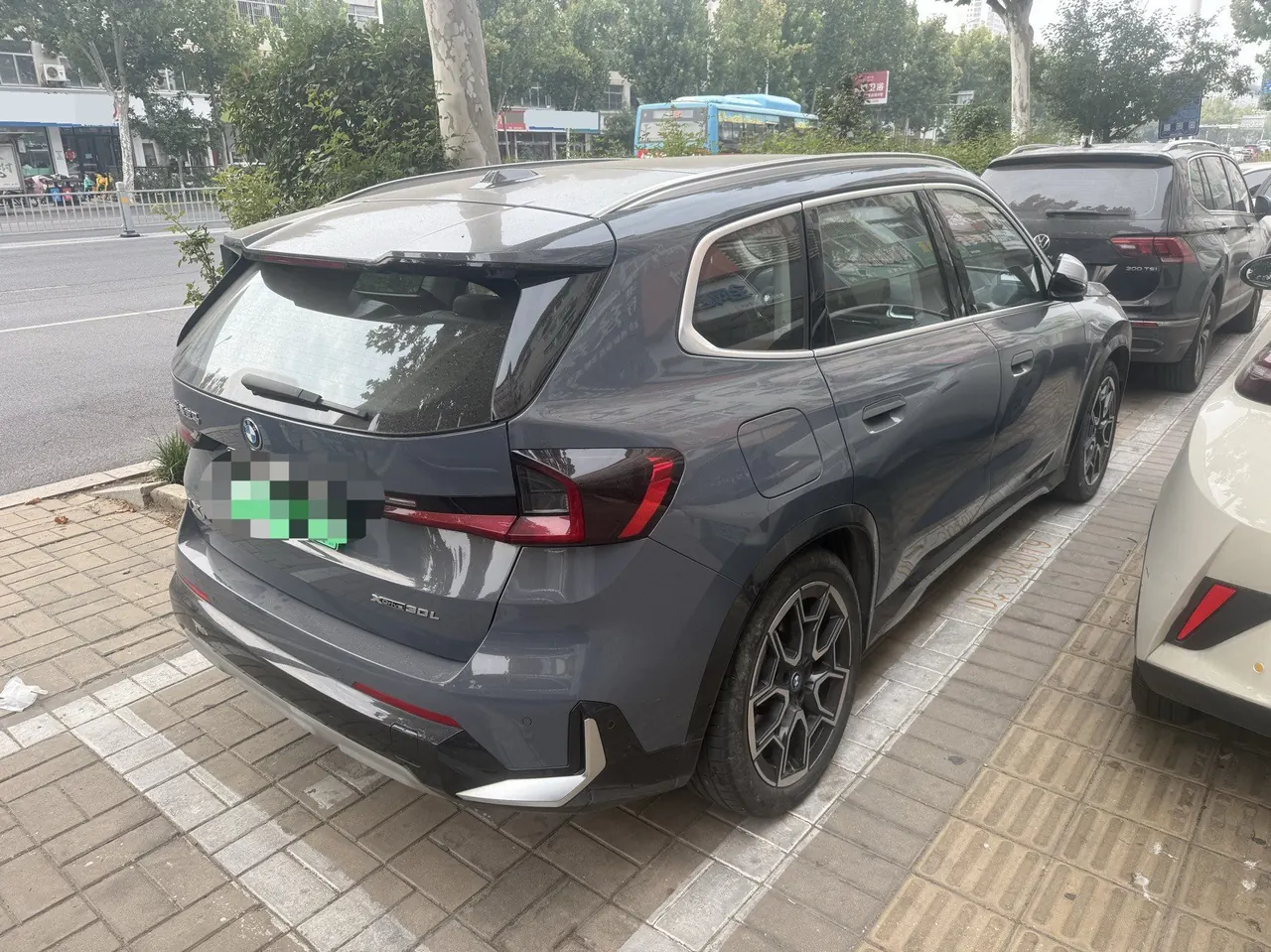 BMW 2023 iX1 xDrive30L xDrive30L X design set automatic gear 4