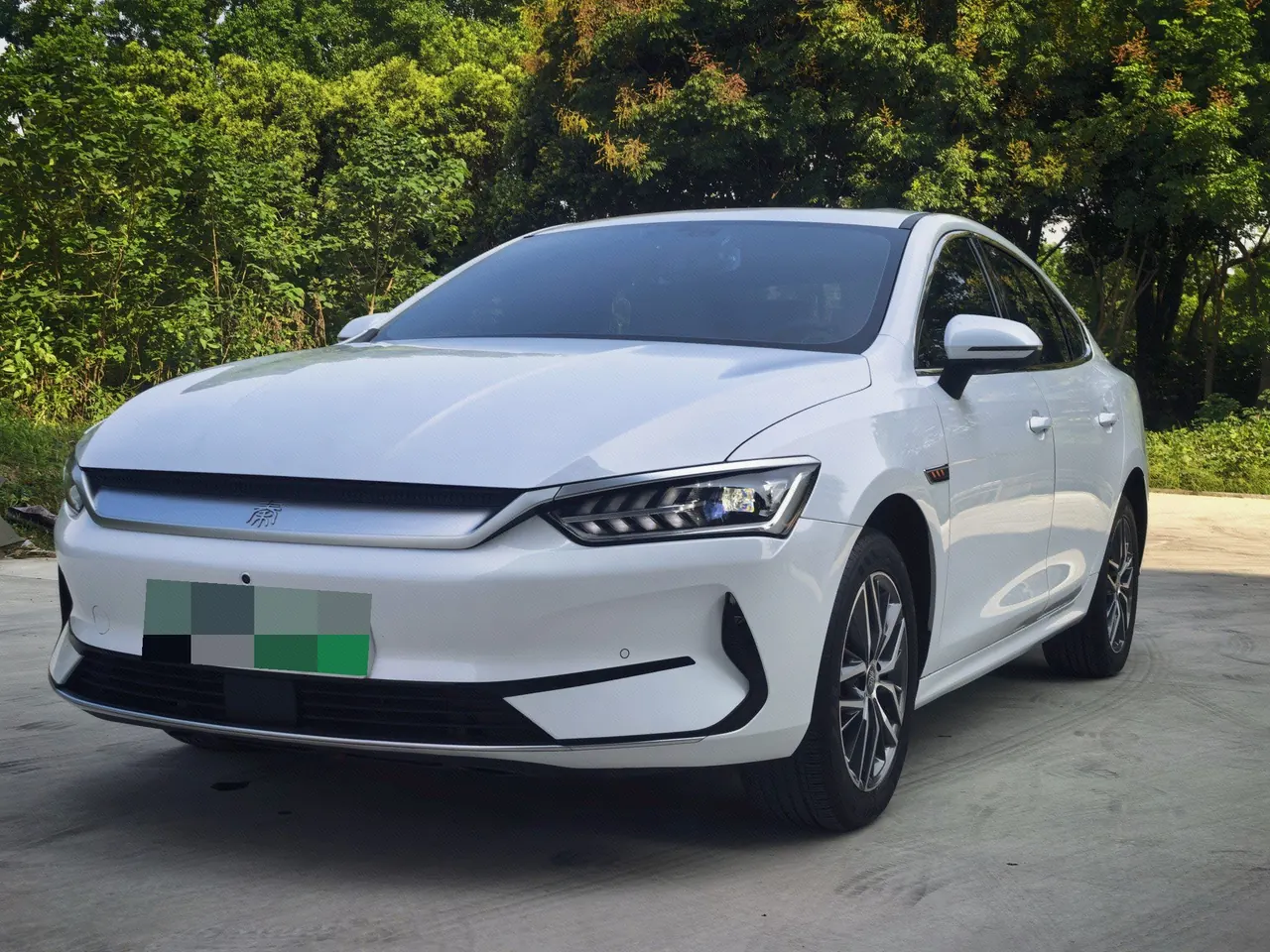 Открыть галерею: BYD 2024 Qin PLUS EV 420KM Glory Edition Exceed Automatic Gear