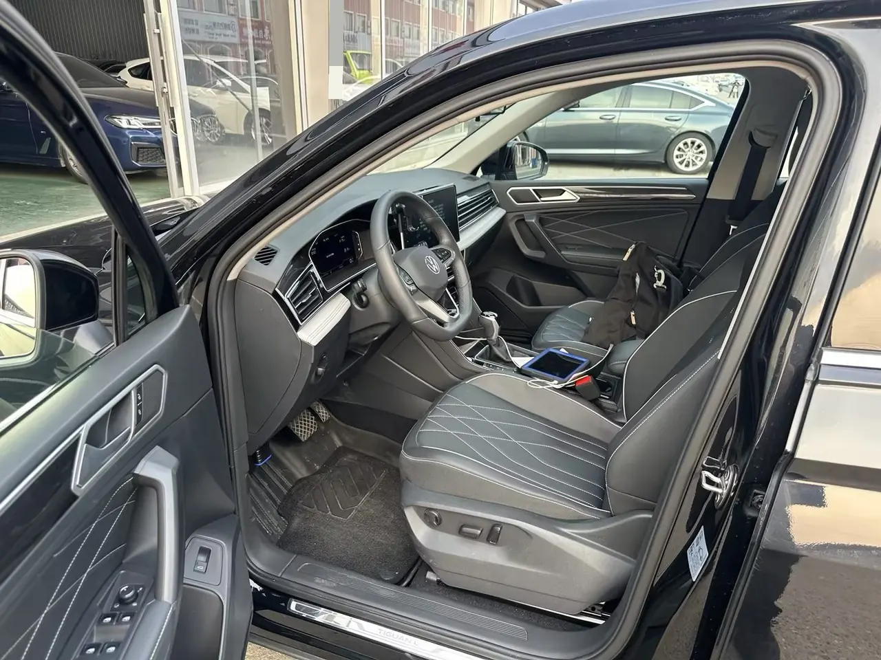 Volkswagen 2024 Tiguan L 1.5TSI 300TSI Front-Wheel-Drive Smart Enjoyment Edition Automatic Transmission 6