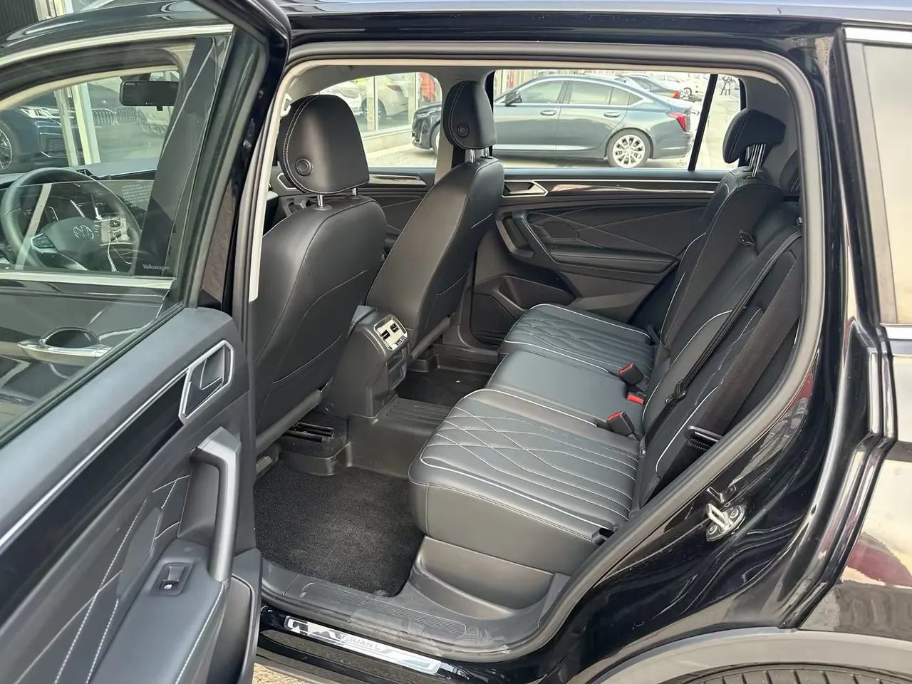 Volkswagen 2024 Tiguan L 1.5TSI 300TSI Front-Wheel-Drive Smart Enjoyment Edition Automatic Transmission 7