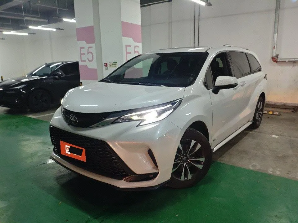 Open image lightbox: Toyota 2024 Grevia HYBRID 2.5 Stepless Premium PLUS 4WD Automatic Gear